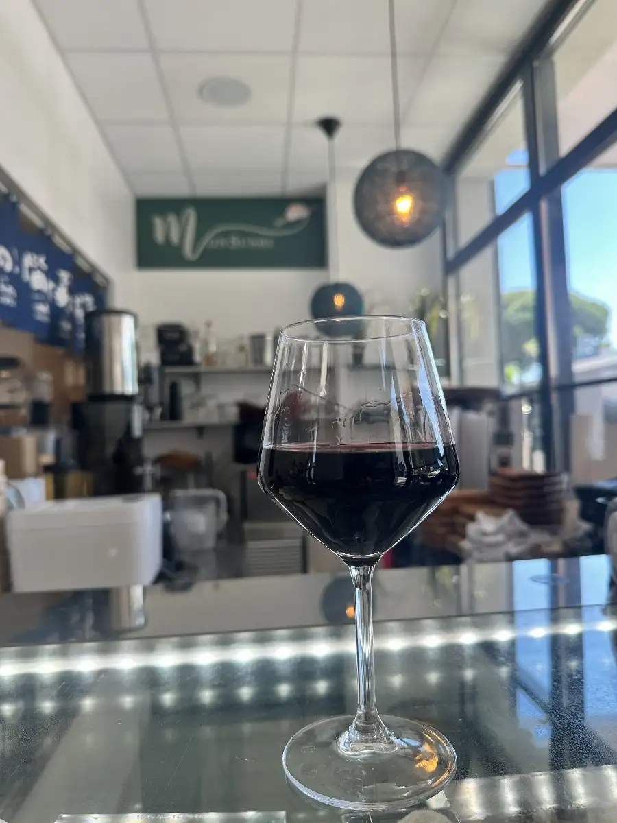 Vin rouge (un verre)