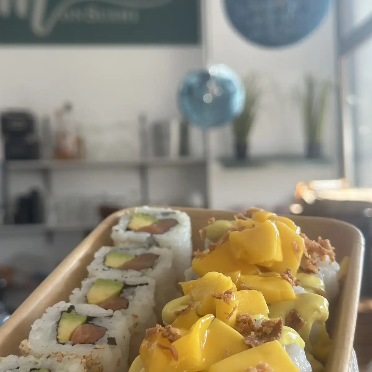 PLATEAU MANGUE ROSE (13 Pièces)